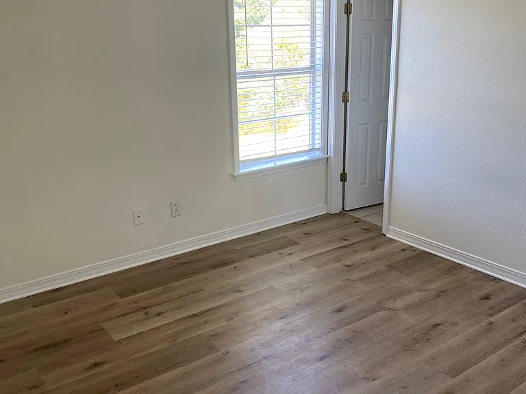 652 Kirkcauldy Dr — Photo 10