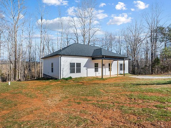 4th image of 682 Cornfield Ln