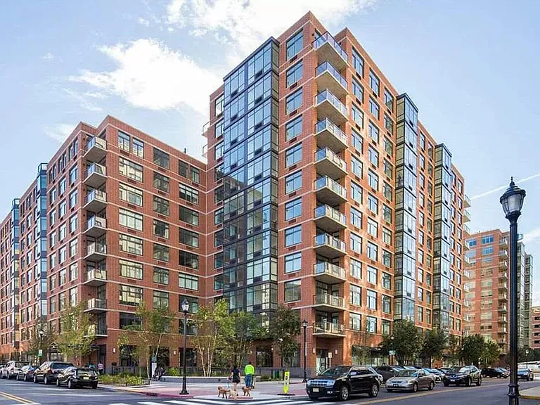 1400 Hudson St #609 — Photo 1