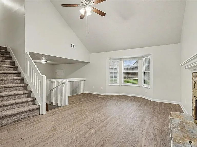 5571 Tunbridge Wells Rd — Photo 2