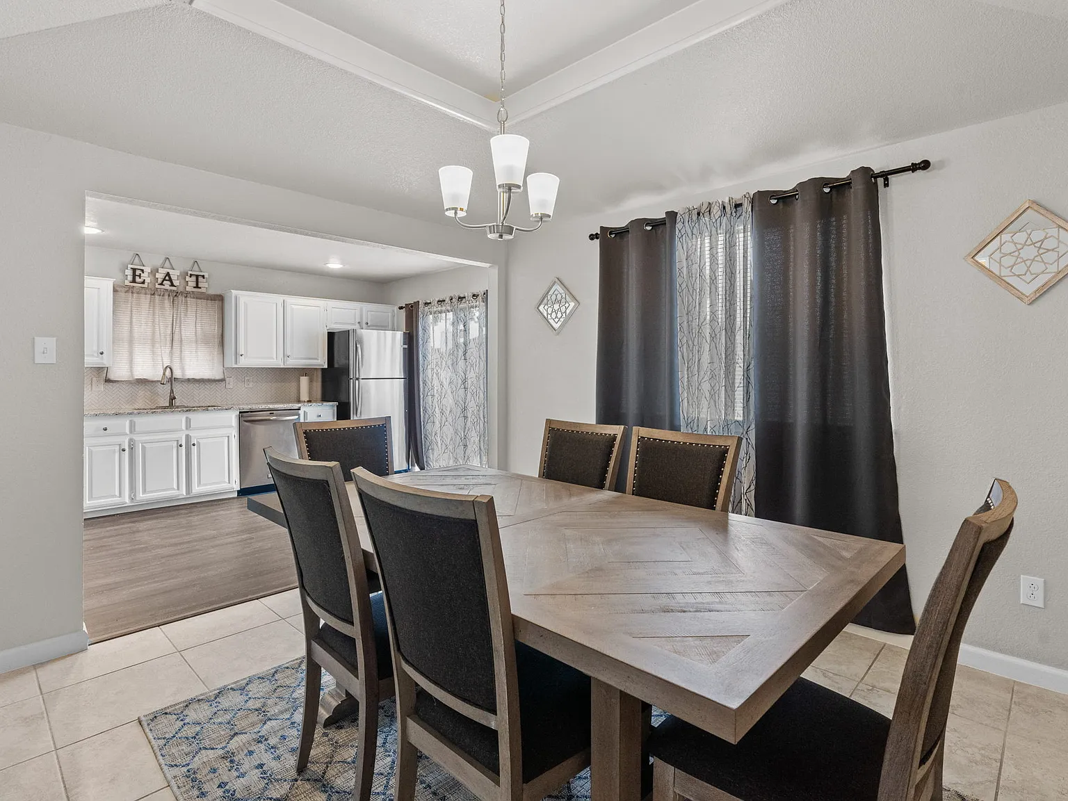 3 bed, 2.5 bath, 1656 sqft, $4,300 — Photo 4