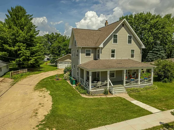 6014 Exchange St, Mc Farland, WI 53558