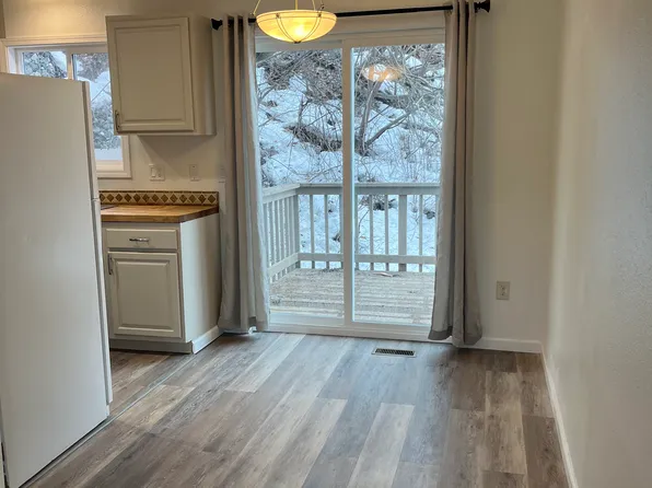 240 Skyhaven Cir, Anchorage, AK 99504