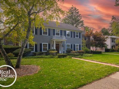 69 Touraine Rd, Grosse Pointe Farms, MI, 48236