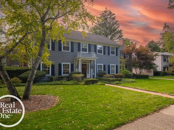 69 Touraine Rd, Grosse Pointe Farms, MI 48236