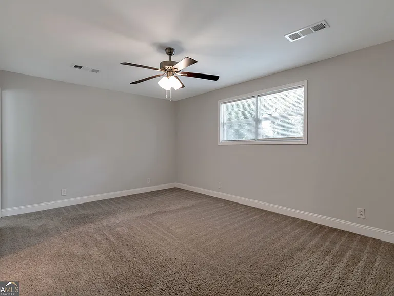 3102 Edgewater Dr — Photo 16
