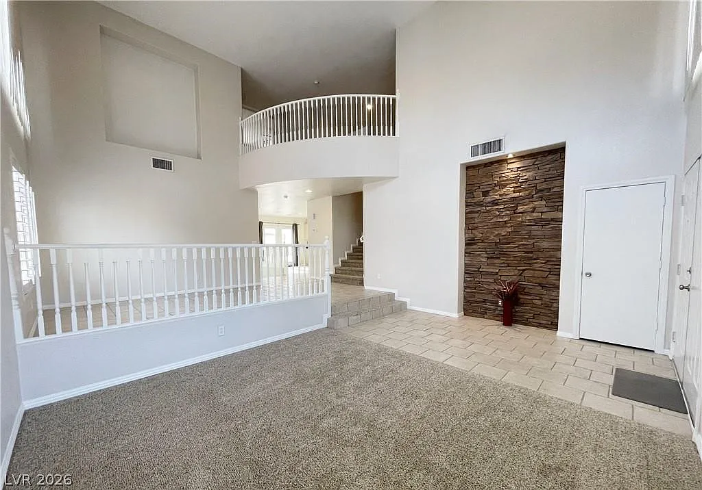 4 bed, 2.5 bath, 2523 sqft, $2,995 — Photo 3