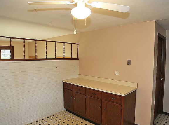 5th image of 523 Brockton Ln