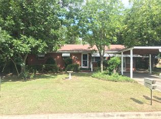 2017 Davis Ave, Tifton, GA 31794