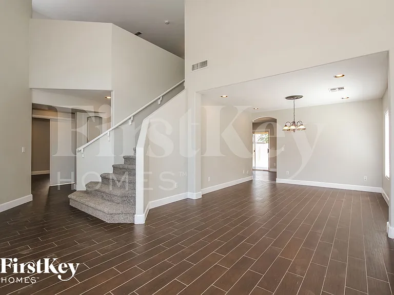 9156 W Quail Ave — Photo 2
