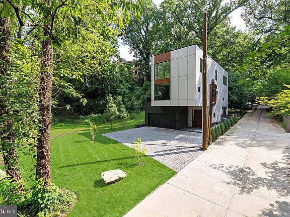 3rd image of 4656 Broad Branch Rd NW