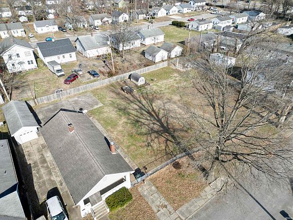 4th image of 1108 E Blackford Ave