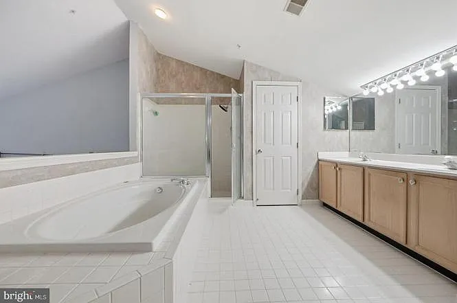 12208 Quintette Ln — Photo 16