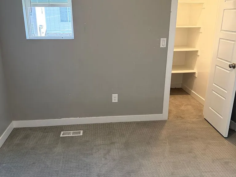 952 W 2840 N — Photo 31