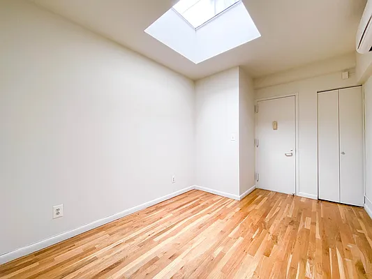 Rented by City Connections Realty | media 32