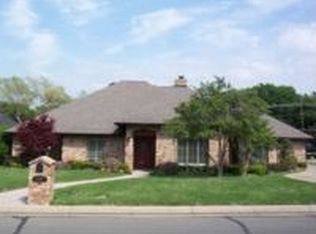 2317 Meandering Way, Arlington, TX 76011