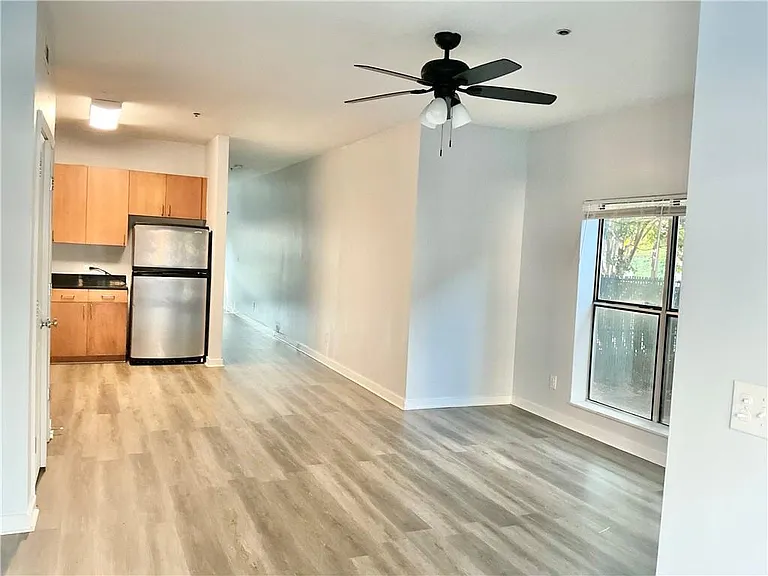 238 Walker St SW #22 — Photo 4