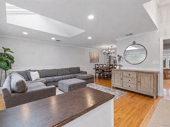 4th image of 45 Winthrop Road