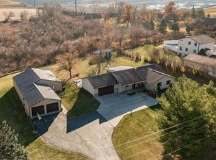 1211 Stoney Point Rd NW, Cedar Rapids, IA 52405