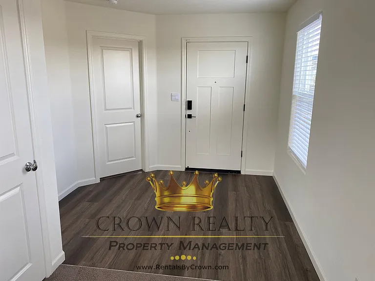 1109 E Elkhorn Ave — Photo 8
