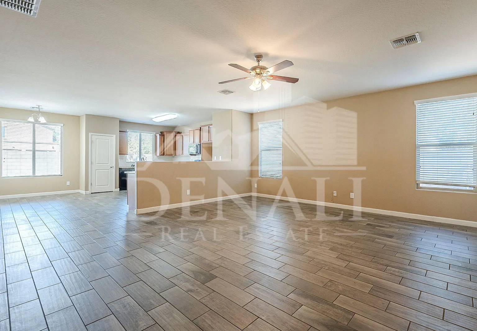 3 bed, 2.0 bath, 1870 sqft, $2,195 — Photo 4