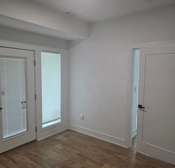 1614 Woodland Ave SE #B — Photo 5