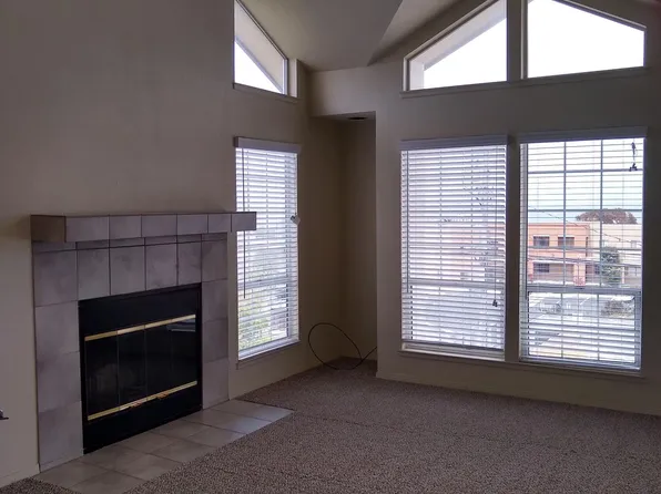 675 Hawthorne St #B, Monterey, CA 93940