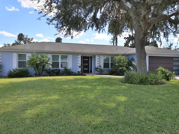 911 Carey Dr, South Daytona, FL 32119