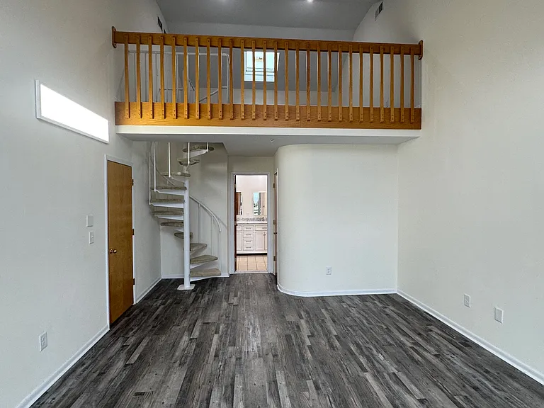 53 Dunbar Ave #3 — Photo 17