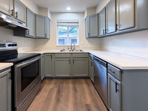 2447 Roosevelt Blvd #9