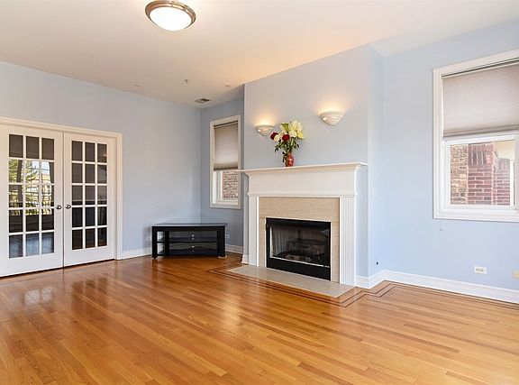 3rd image of 608 Hinman Ave APT 3N