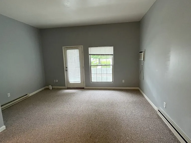University Park Apartments near Cornell University — Photo 63