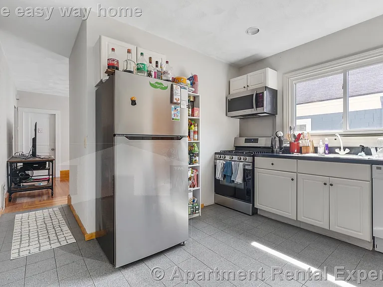 18 Barton St #2 — Photo 2