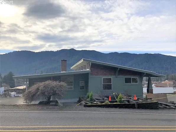 76478 Ash St, Oakridge, OR 97463
