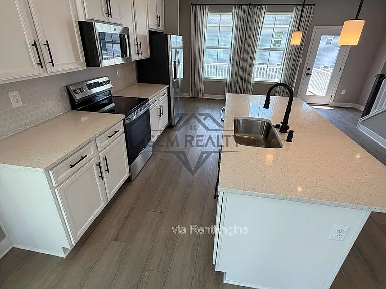 8700 Stevenson Ln — Photo 6