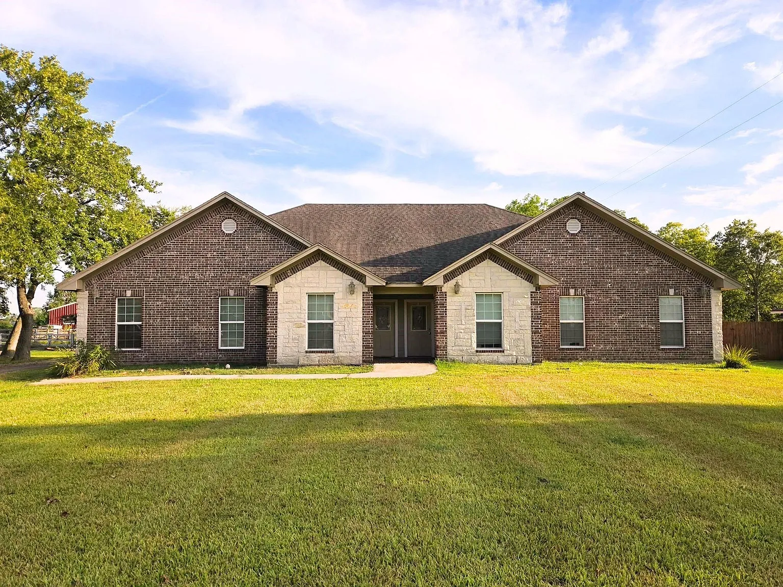 3 bed, 2.0 bath, 1256 sqft, $1,850 — Photo 1