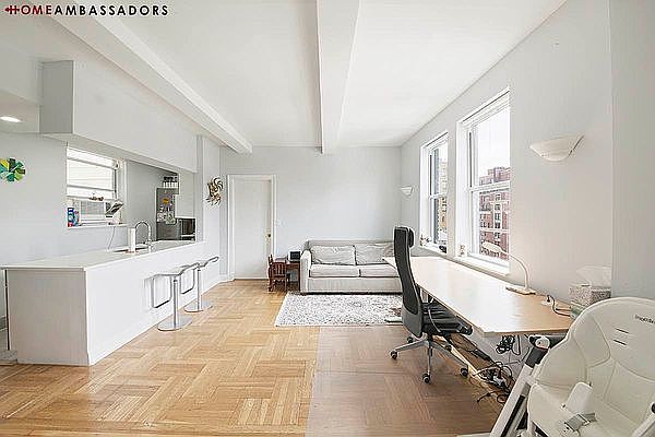 1st image of 20 W 72nd St #1604