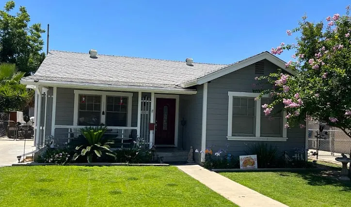 411 Highland Dr — Photo 1