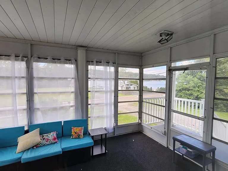 2247 Lakeside Dr — Photo 6