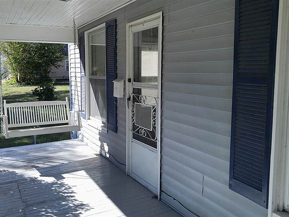 2nd image of 723 N 4th St