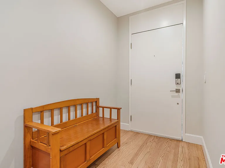17083 Palisades Cir — Photo 15