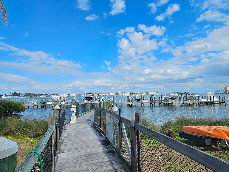 120 Banyan Bay Dr — Photo 11