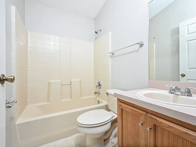 1323 Hillview Dr — Photo 14