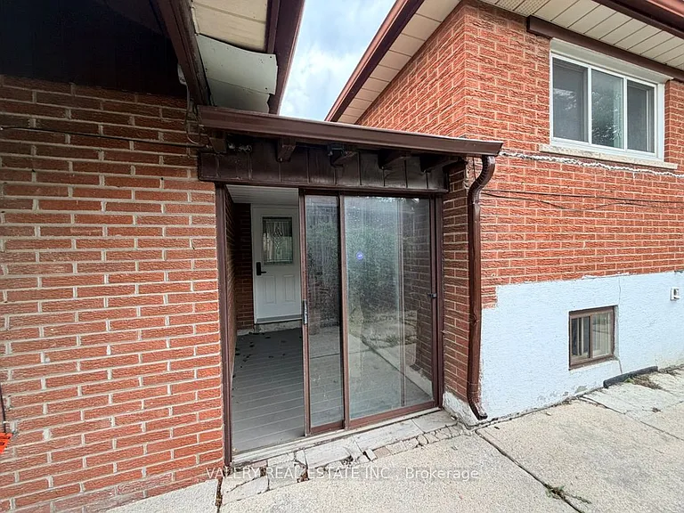 64 Lexington Ave #MAIN — Photo 40