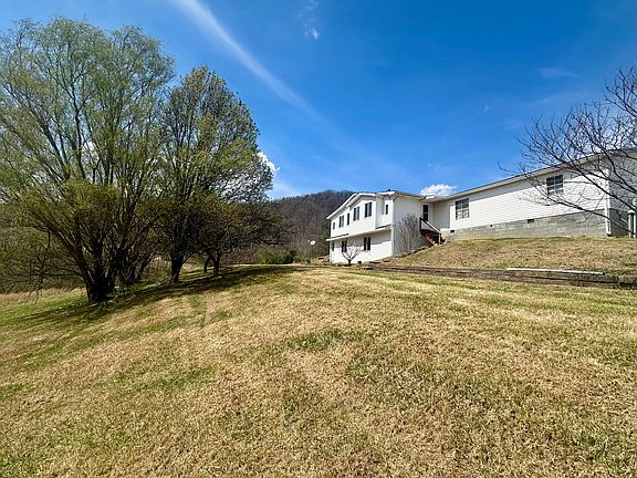 3rd image of 1265 Willow Bend Rd