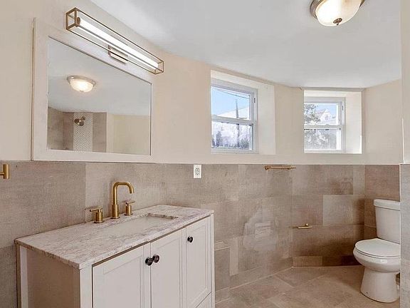 4th image of 399 Bergen Ave #1C