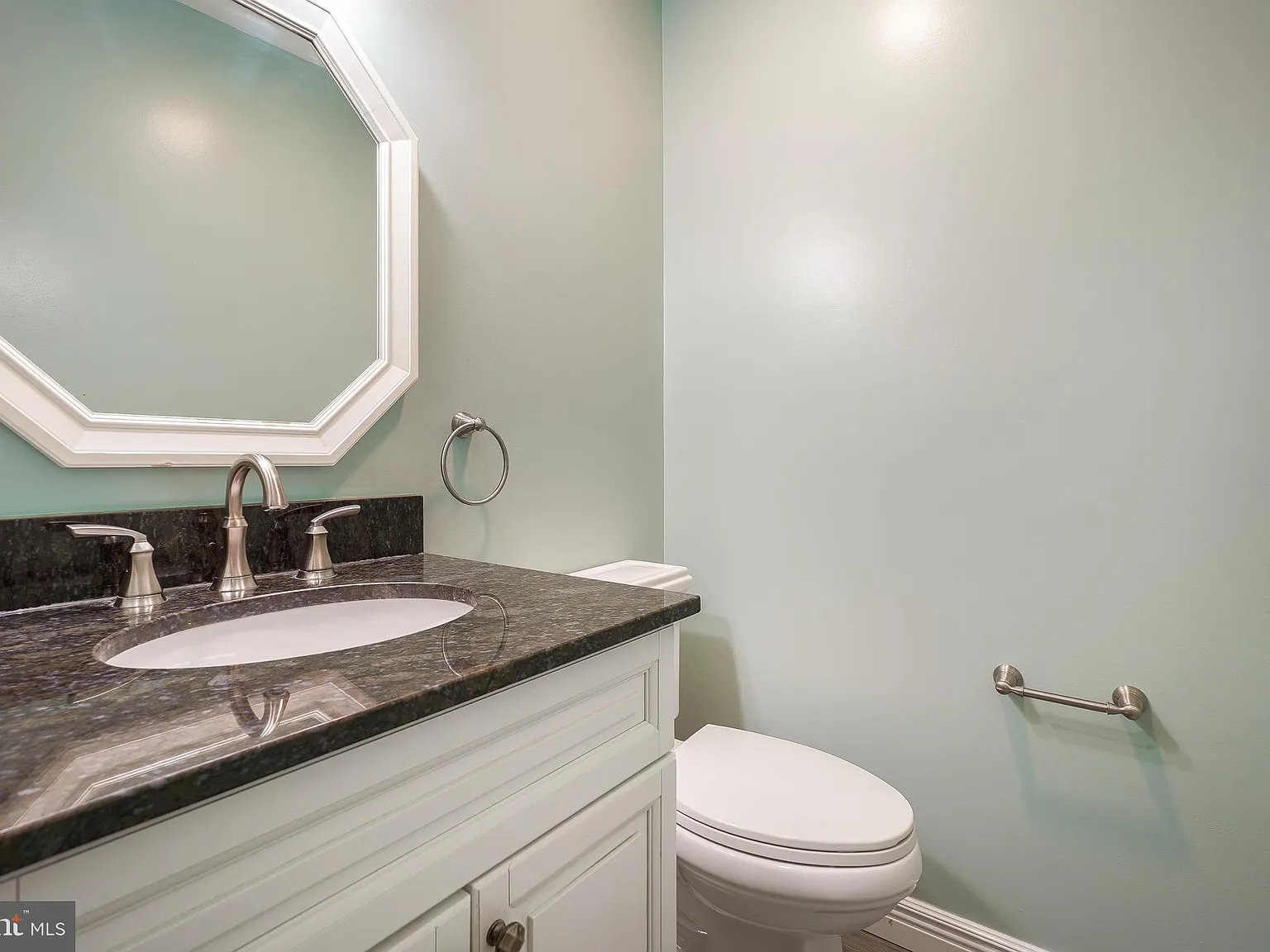 5 bed, 3.5 bath, 3080 sqft, $4,900 — Photo 4