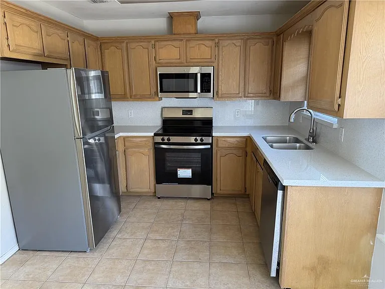 2601 Cervantes Ave — Photo 3