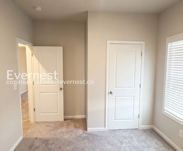 136 Culver St — Photo 11