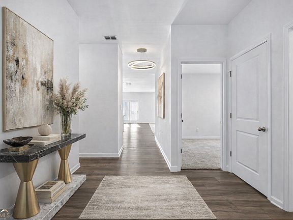 5th image of 214 Georgian Way